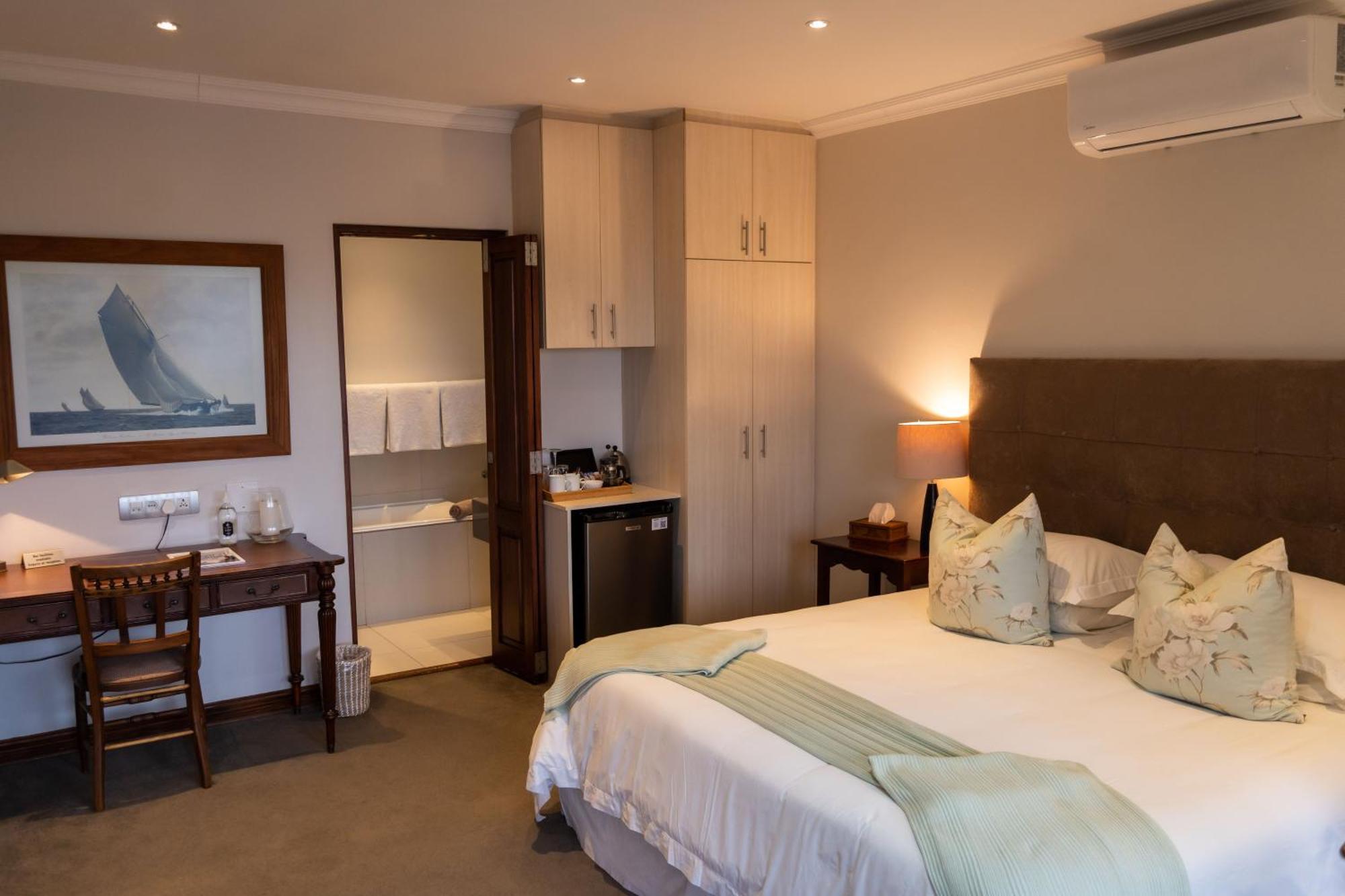 Supertubes Guesthouse Jeffreys Bay Bagian luar foto