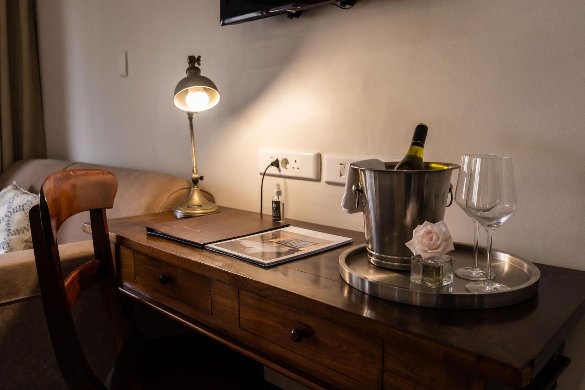Supertubes Guesthouse Jeffreys Bay Bagian luar foto