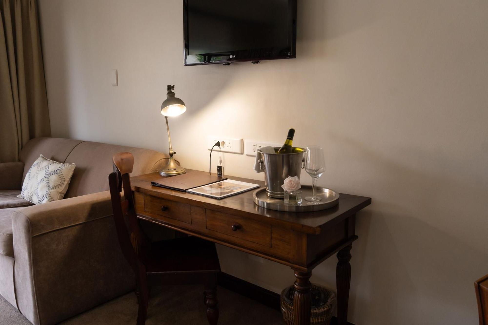 Supertubes Guesthouse Jeffreys Bay Bagian luar foto