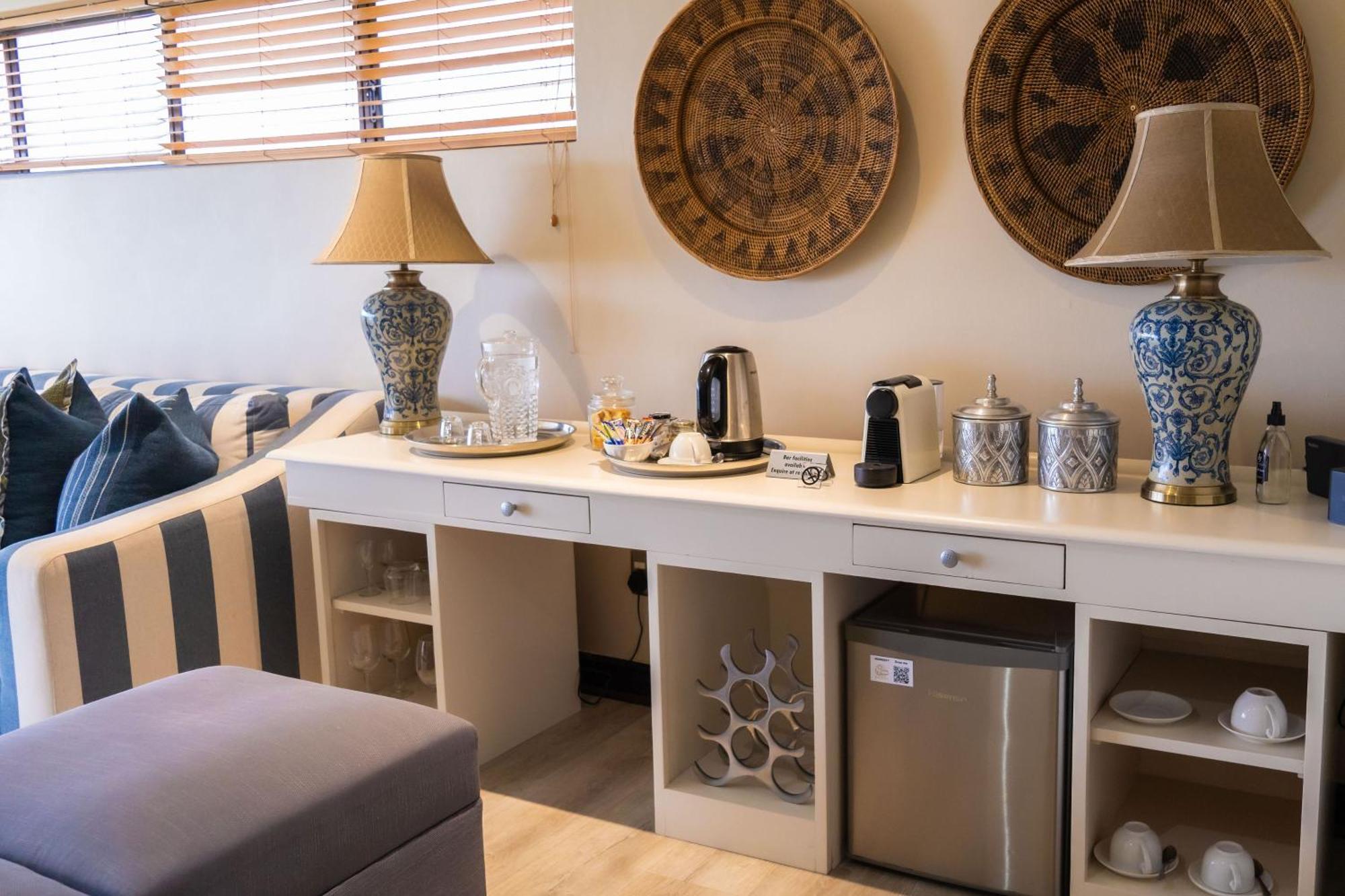 Supertubes Guesthouse Jeffreys Bay Bagian luar foto