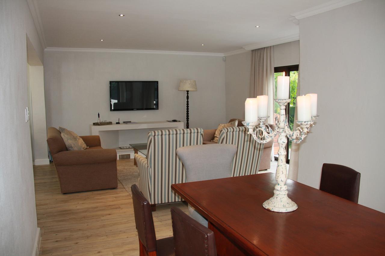 Supertubes Guesthouse Jeffreys Bay Bagian luar foto